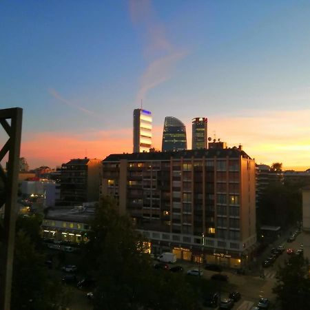 Light Charme Apartment Milan Bagian luar foto