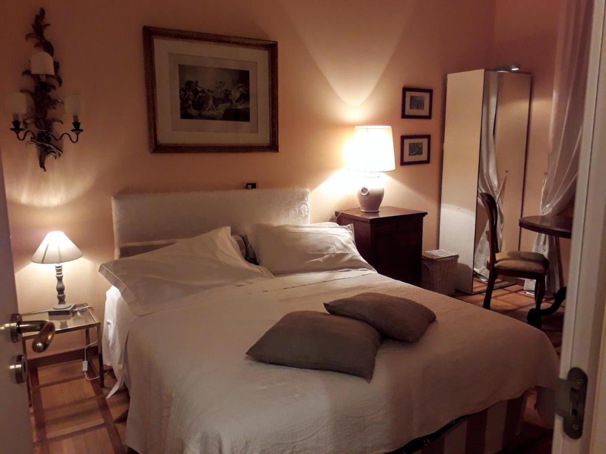 Light Charme Apartment Milan Bagian luar foto