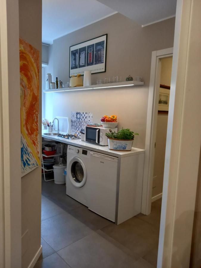 Light Charme Apartment Milan Bagian luar foto