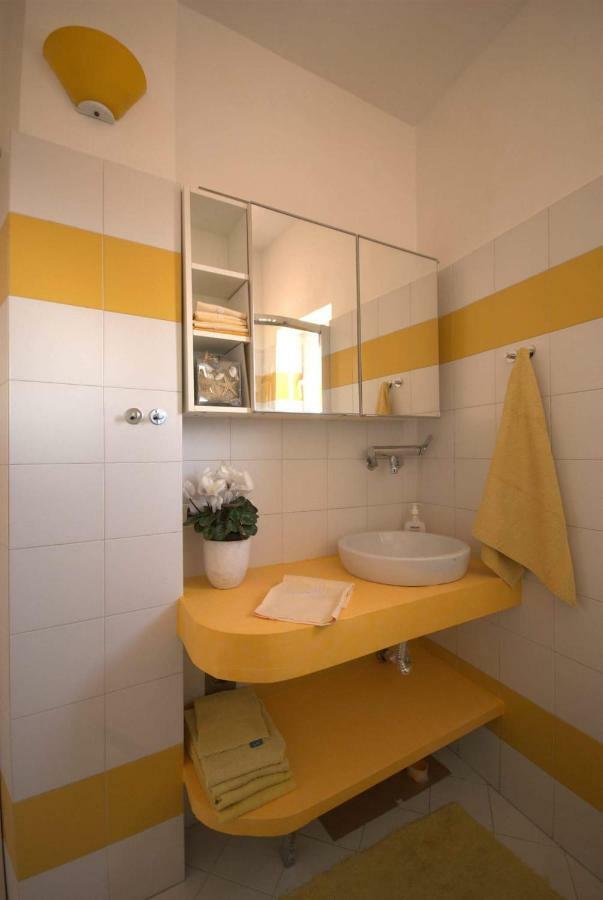 Light Charme Apartment Milan Bagian luar foto