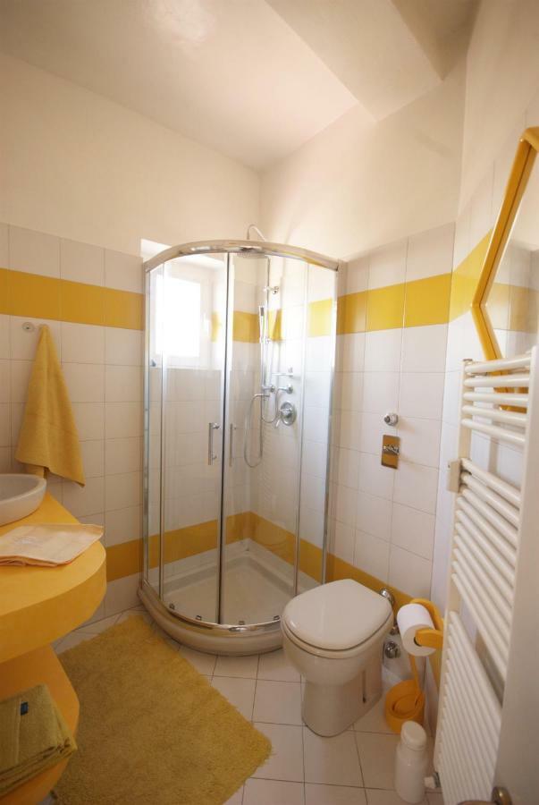 Light Charme Apartment Milan Bagian luar foto