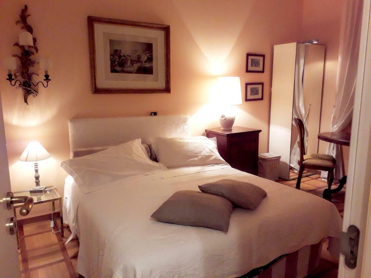 Light Charme Apartment Milan Bagian luar foto